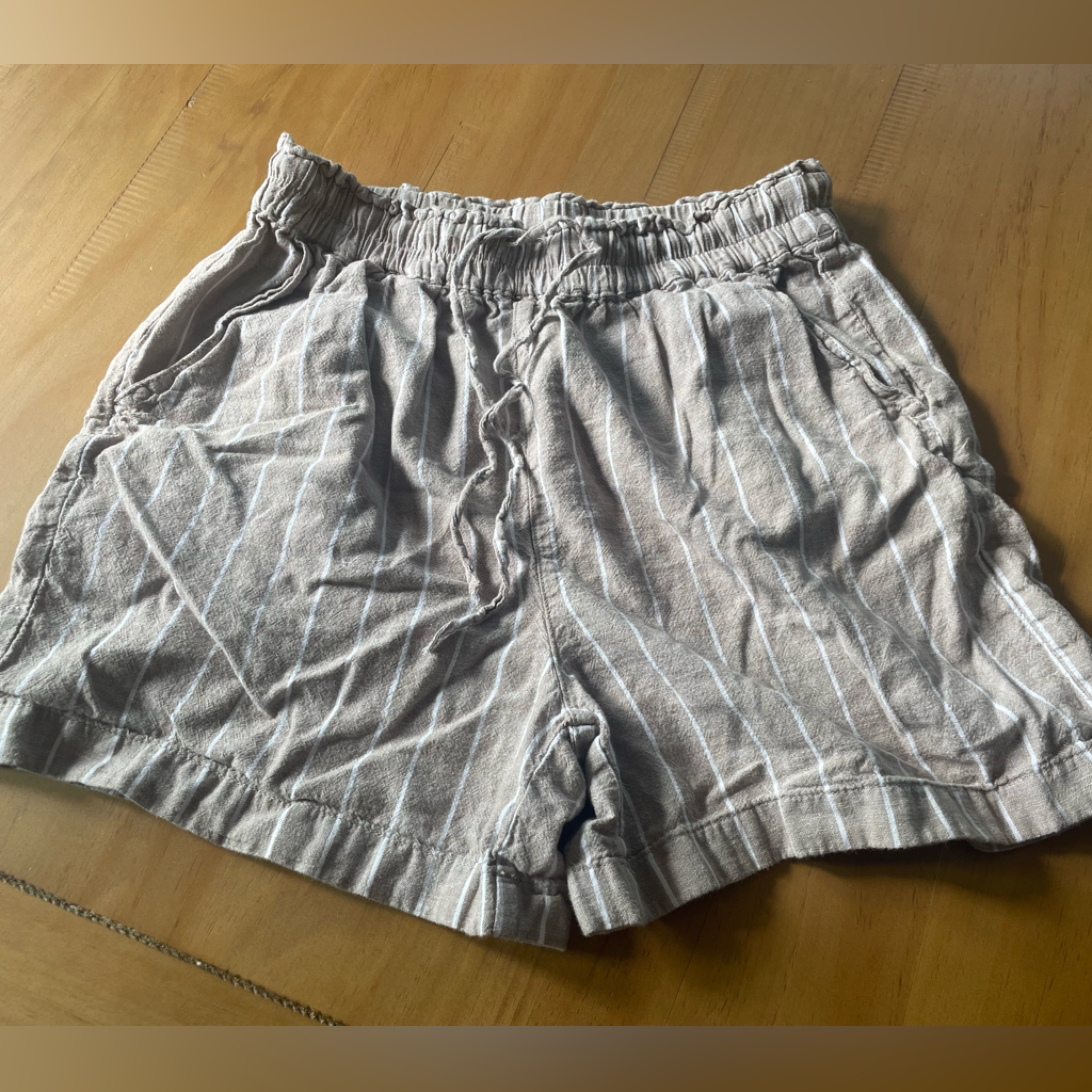 Neuflora - Striped Gray And White Shorts